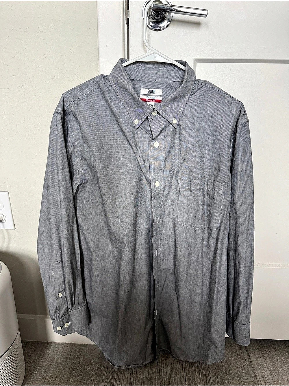 Croft and barrow Button Down Shirt in Gray Size Medium